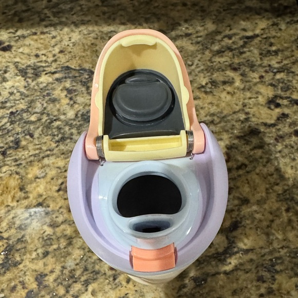 Owala 24 oz. - Picture 4 of 4